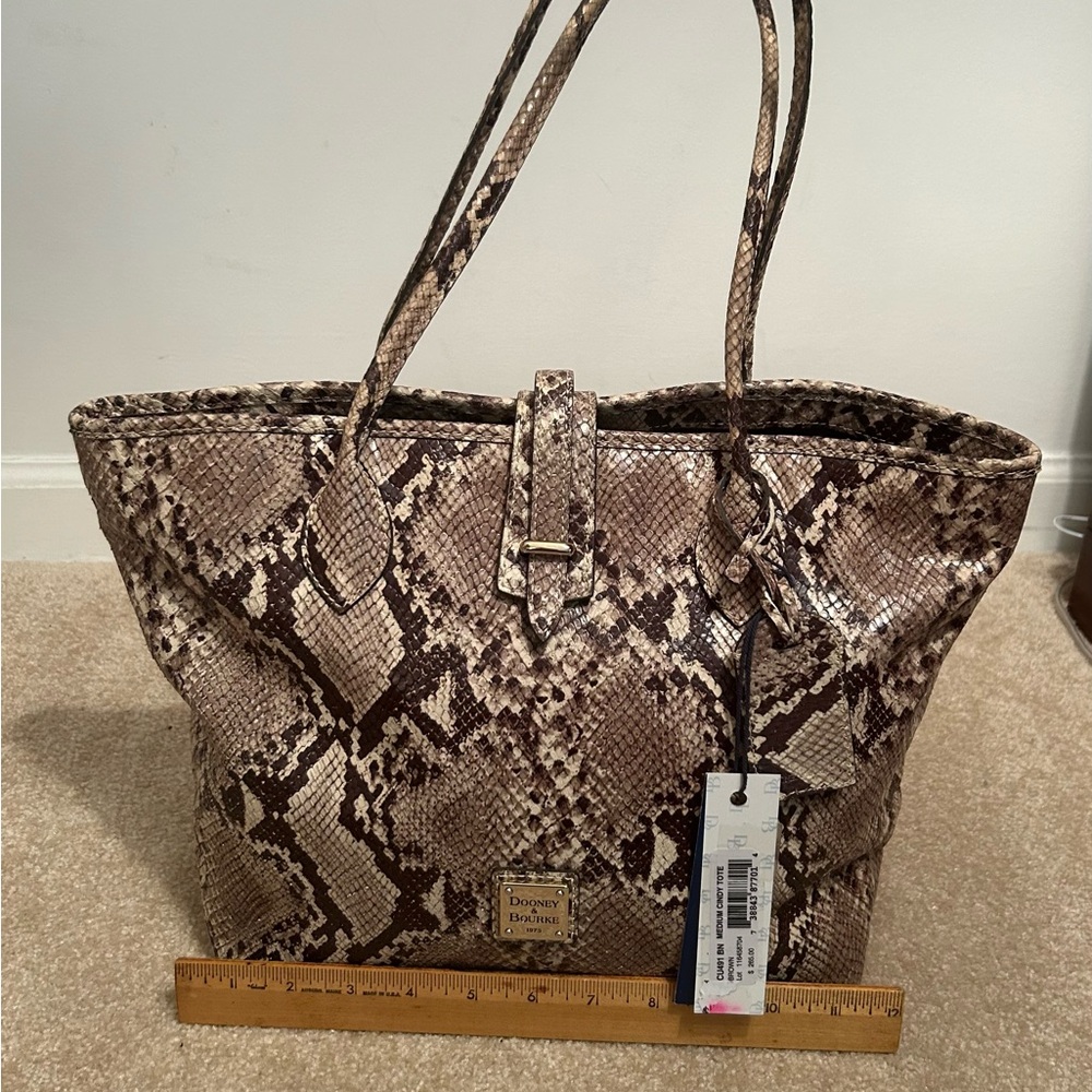 Designer Dooney & Bourke Snakeskin Pattern Cindy Tote Bag in Brown New - Picture 10 of 16